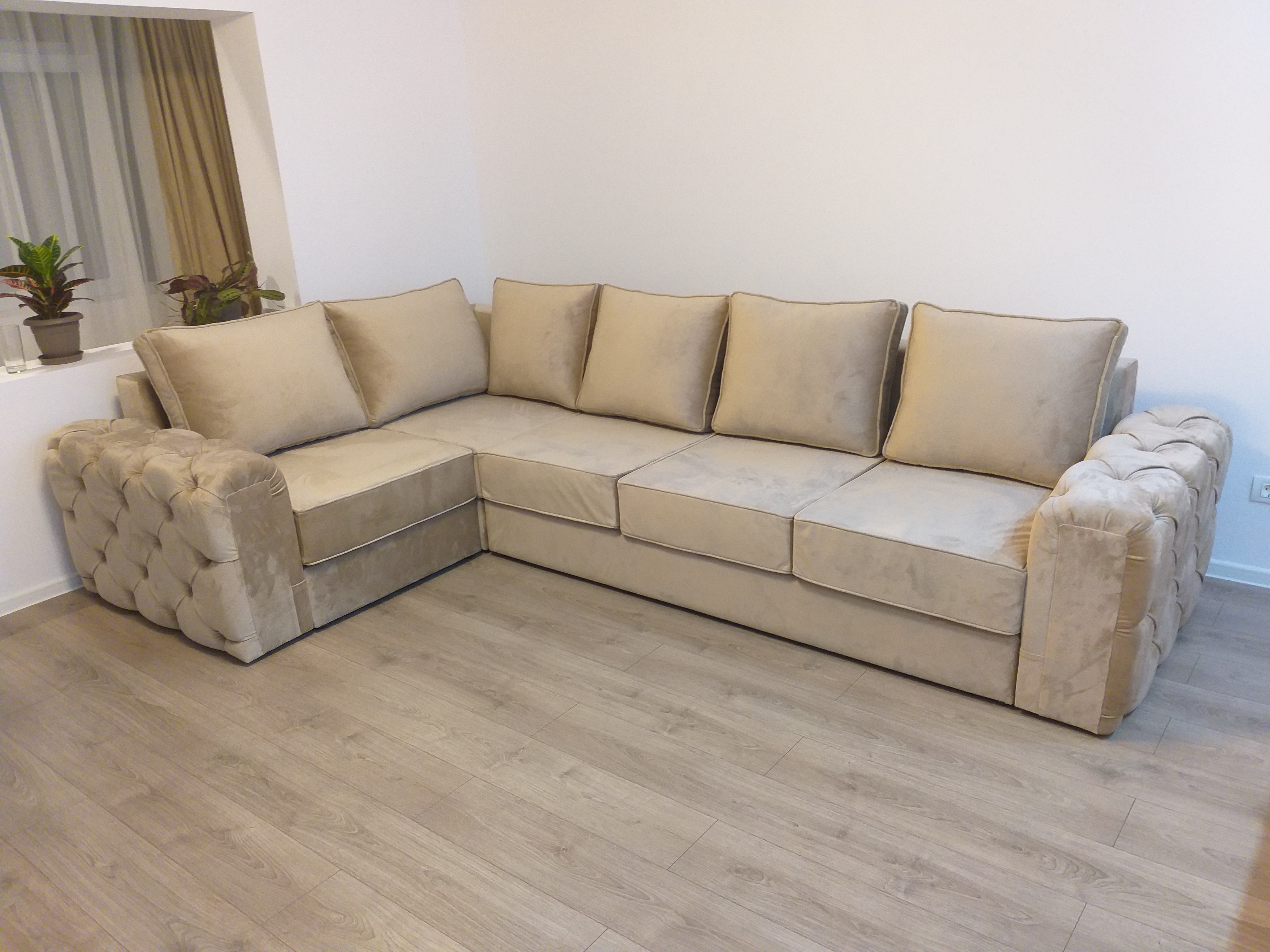 Canapea Coltar Bej Capitonaj Chesterfield Brate