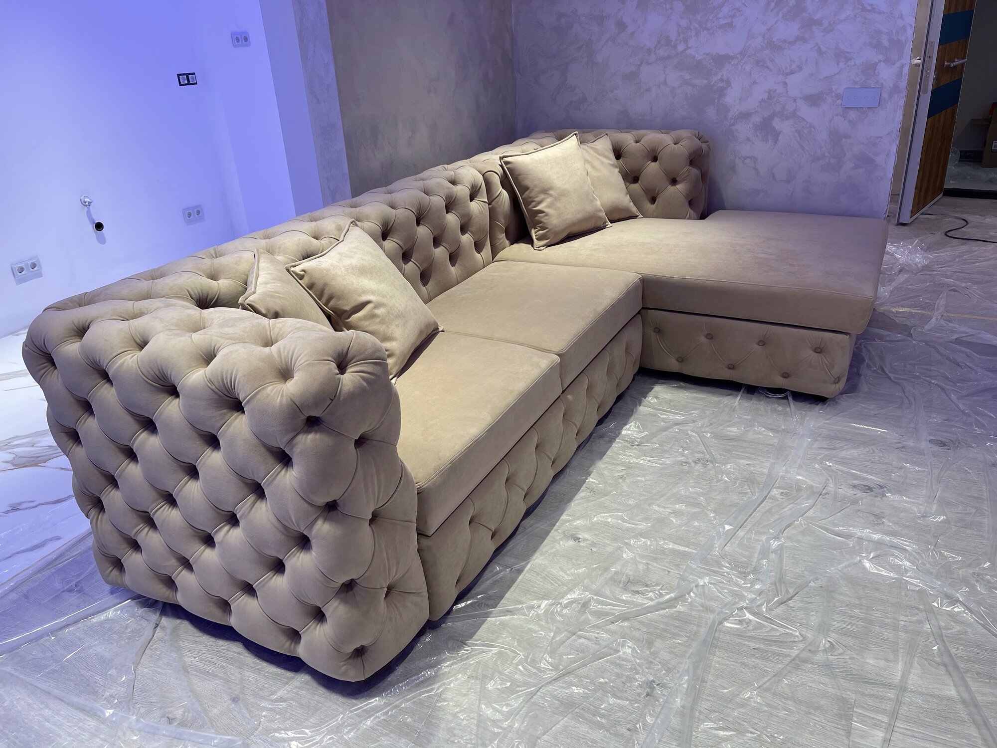 Canapea Coltar Chesterfield Gri