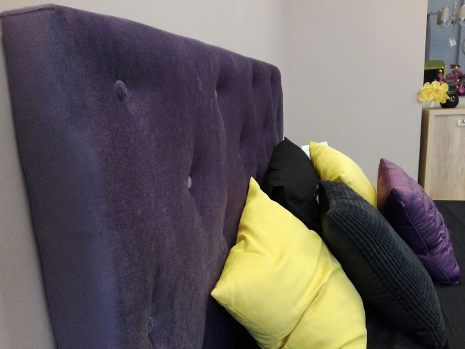 Pat Tablie Capitonaj Violet Cu Perne
